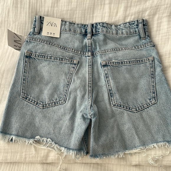New Zara Denim Shorts - Picture 3 of 6
